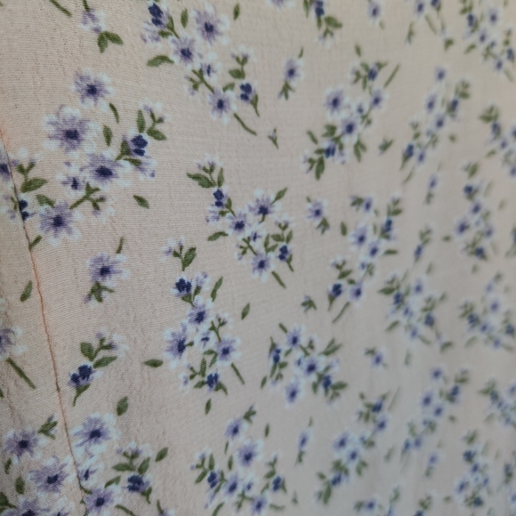 Sweet pink dress with small purple flowers - Picture 2 of 4